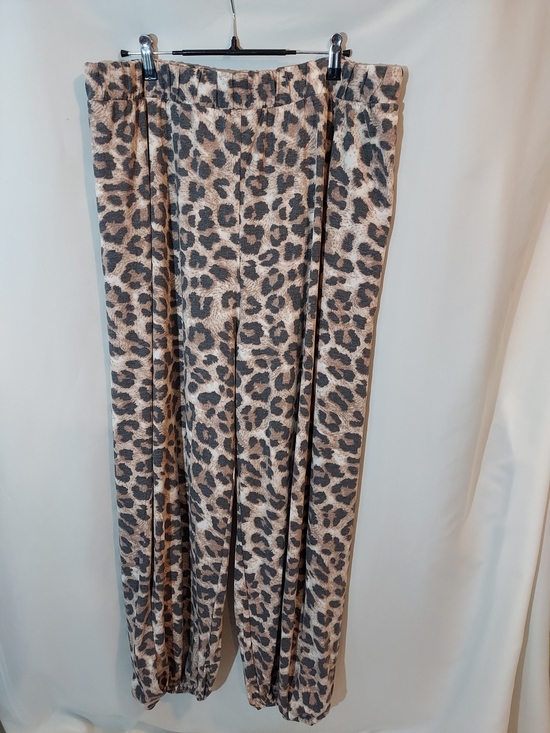 Zenana Outfitters Pants - Zenana Outfitters Leopard Print Wide-Leg Side Slit Harem Joggers - 2X